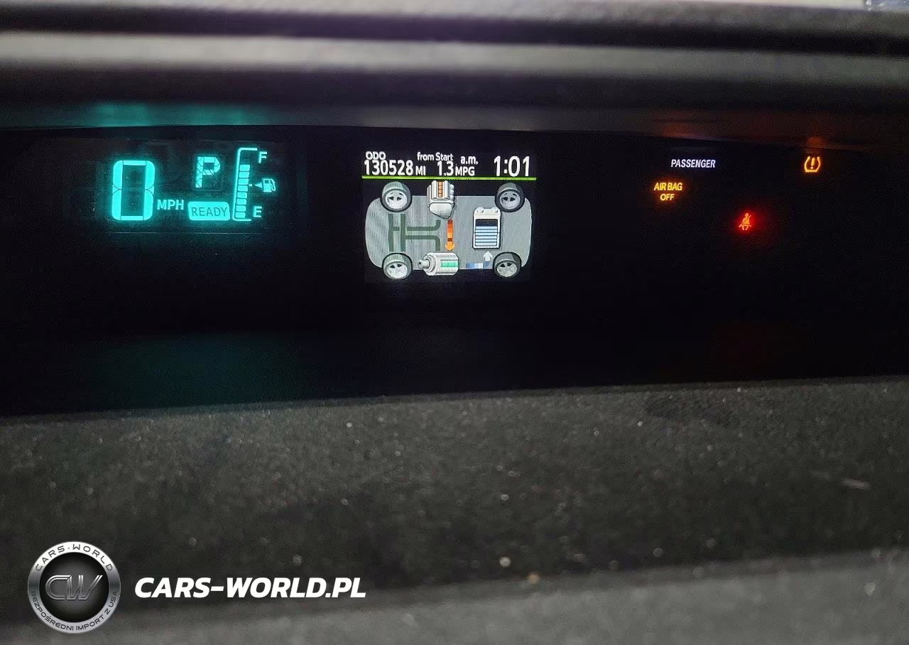 2013 Toyota Prius C Two VIN:JTDKDTB36D1536988 - 9