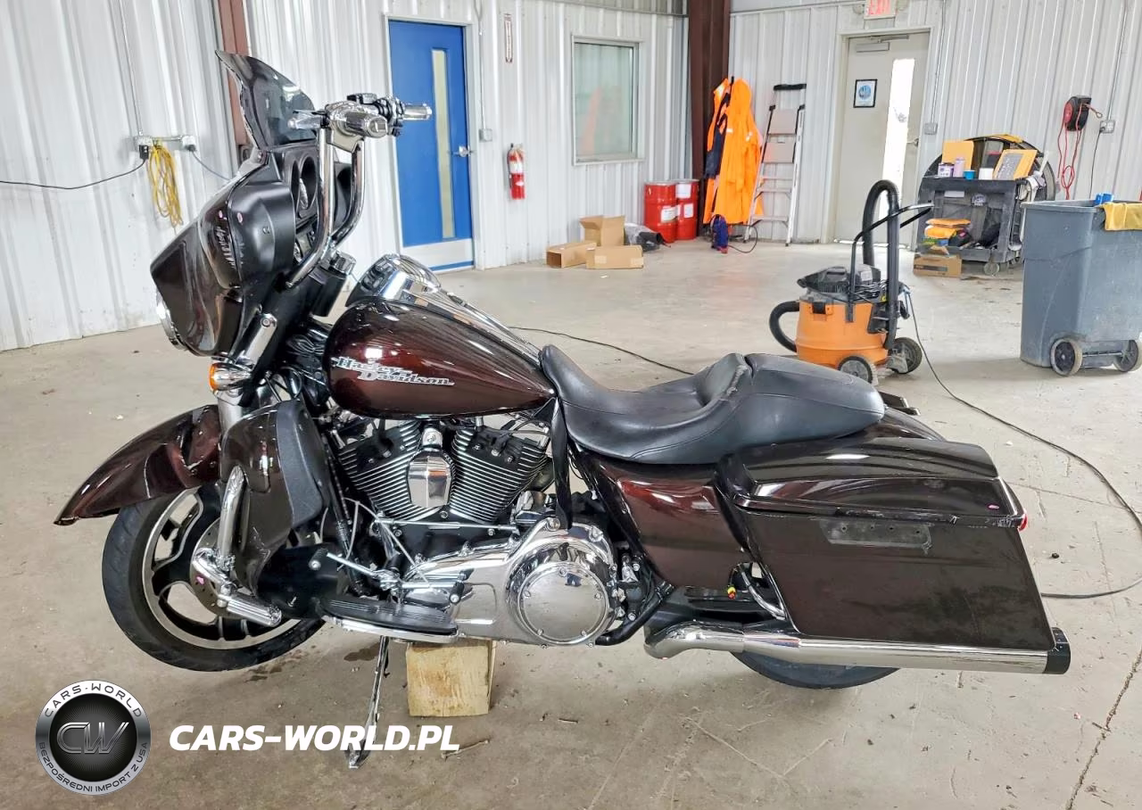 2011 Harley-Davidson Flhx VIN:1HD1KB413BB646149 - 3