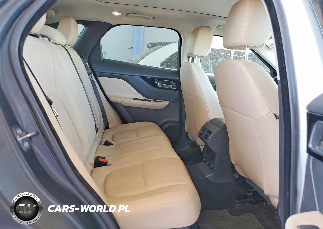 2018 Jaguar F-Pace Premium VIN:SADCJ2FX3JA250472 - 11