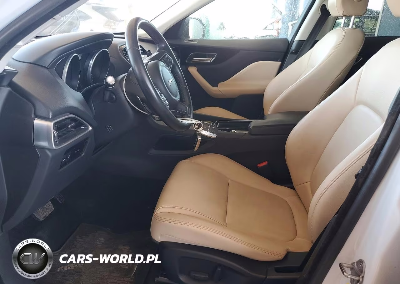 2018 Jaguar F-Pace Premium VIN:SADCJ2FX3JA250472 - 7