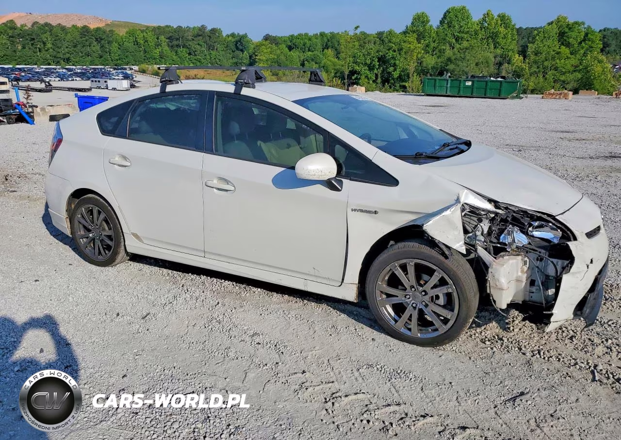 2014 Toyota Prius Three VIN:JTDKN3DU3E1786189 - 4