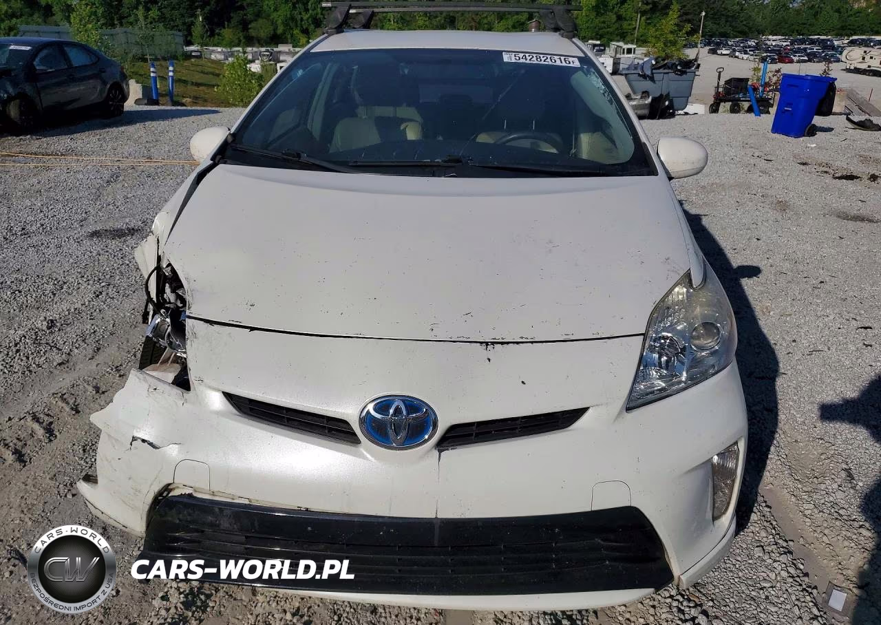 2014 Toyota Prius Three VIN:JTDKN3DU3E1786189 - 5