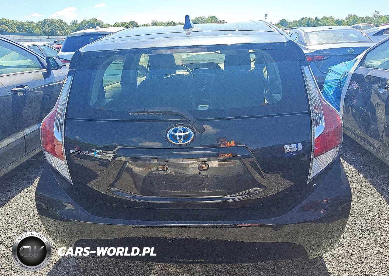 2016 Toyota Prius C Two VIN:JTDKDTB33G1122426 - 6