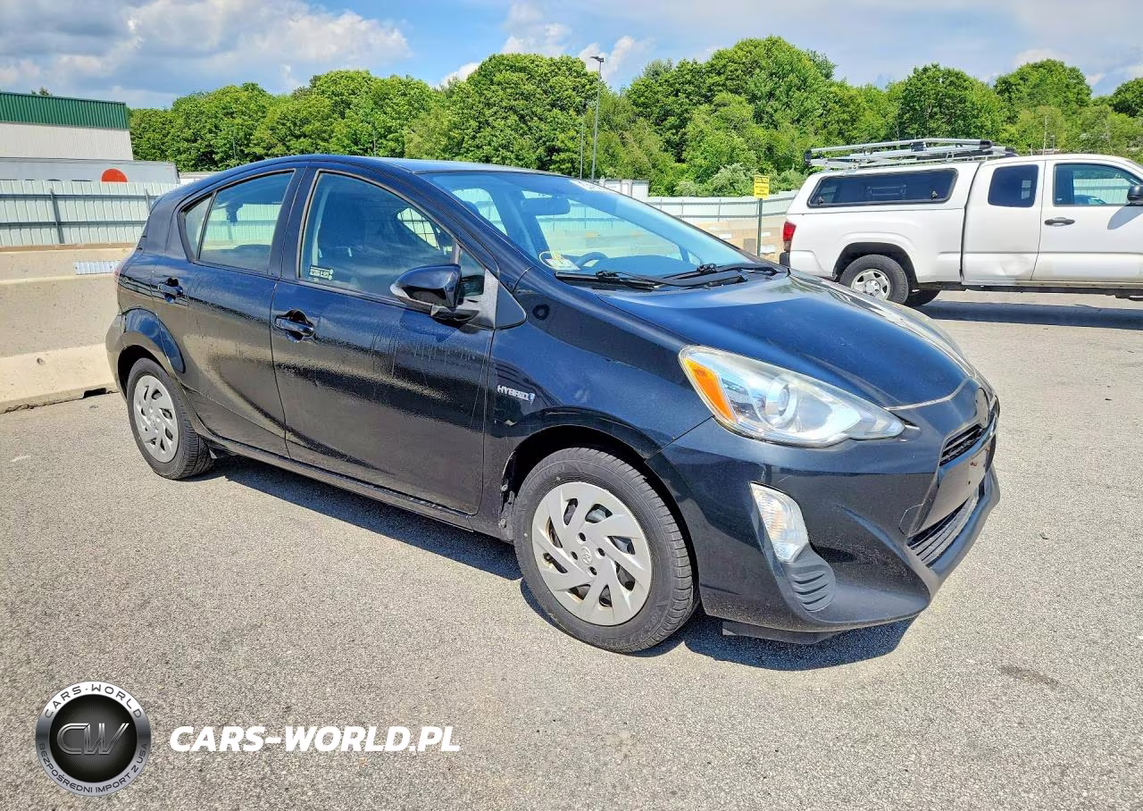 2016 Toyota Prius C Two VIN:JTDKDTB37G1121022 - 4