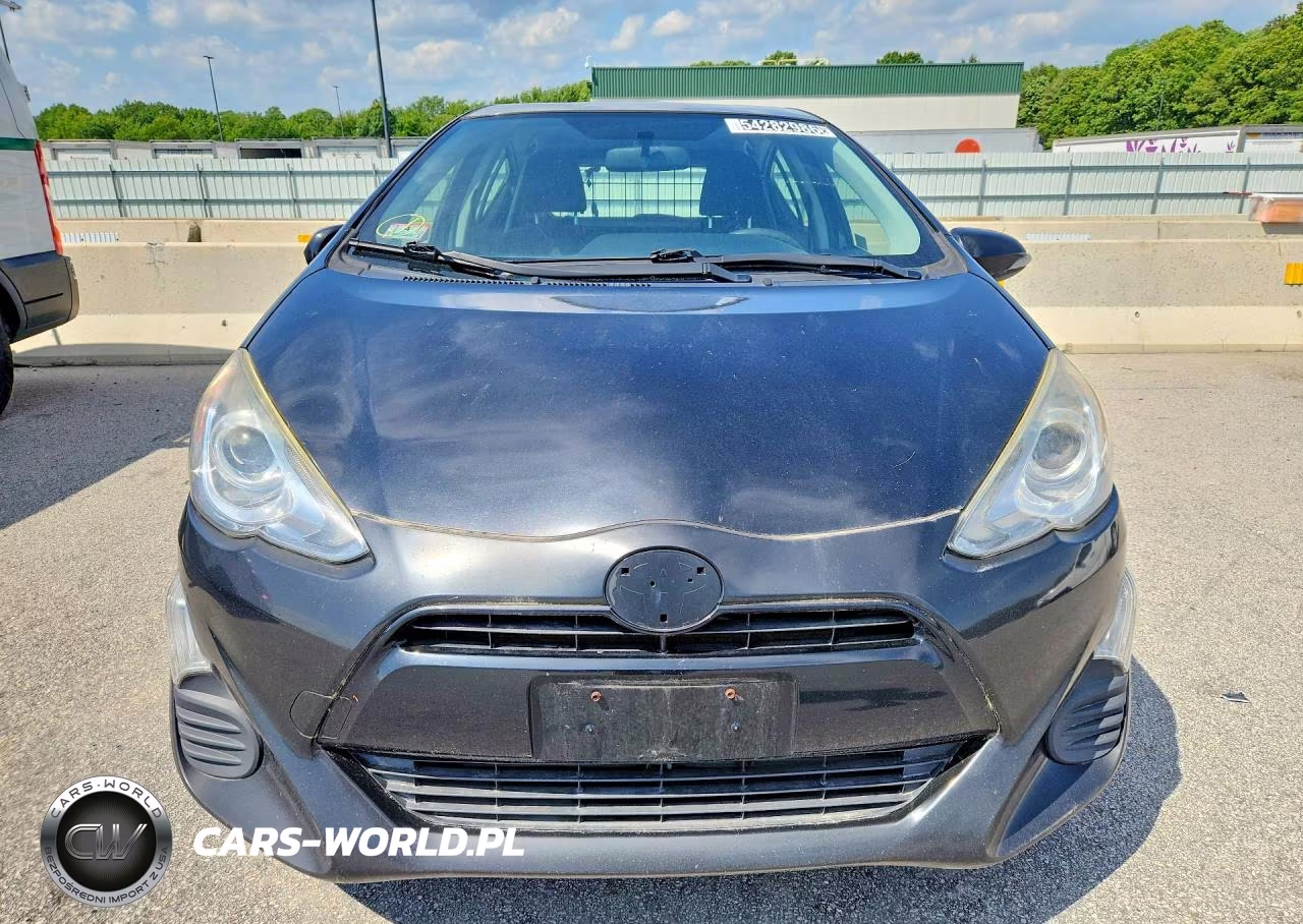 2016 Toyota Prius C Two VIN:JTDKDTB37G1121022 - 5