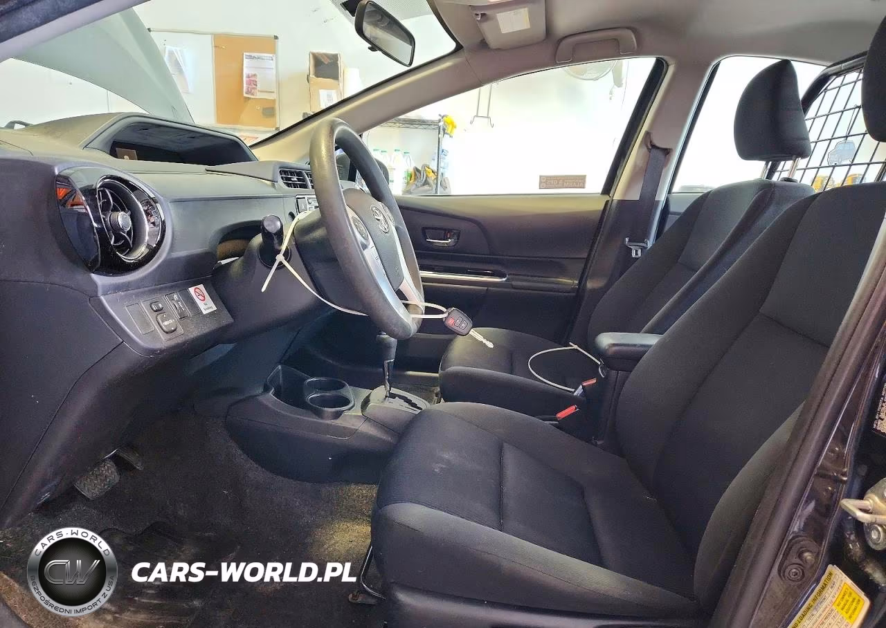 2016 Toyota Prius C Two VIN:JTDKDTB37G1121022 - 7