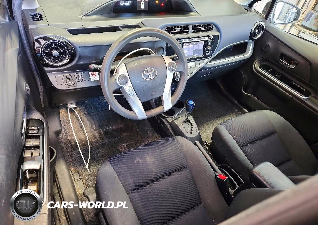 2016 Toyota Prius C Two VIN:JTDKDTB37G1121022 - 8