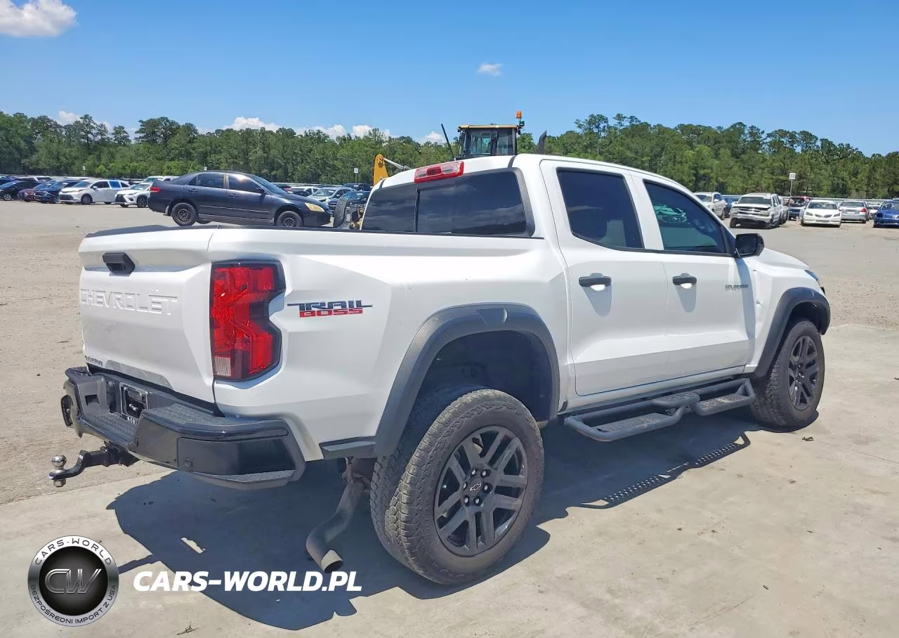 2024 Chevrolet Colorado Trail Boss VIN:1GCPTEEK8R1299029 - 3