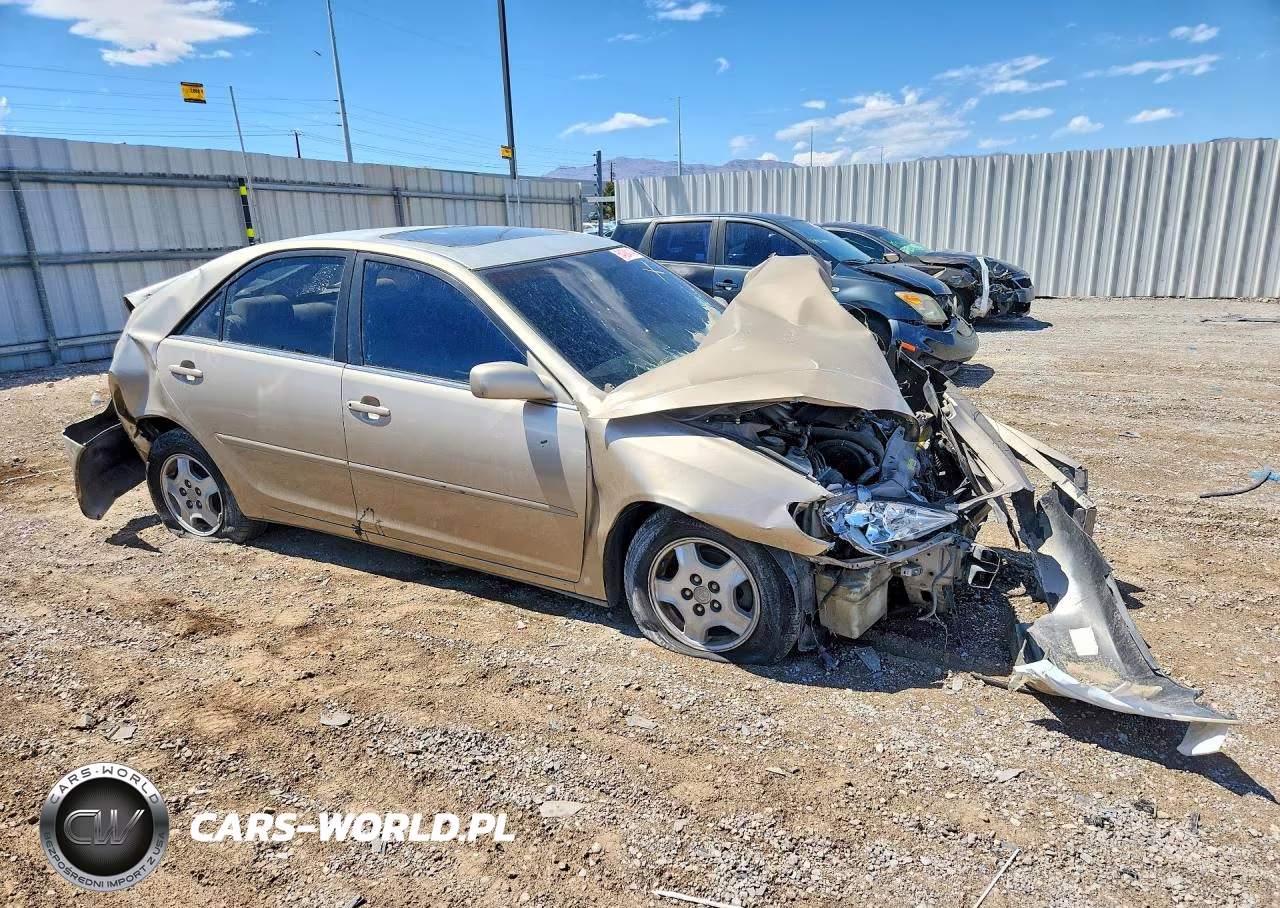 2003 Toyota Camry Le V6 VIN:4T1BF30KX3U547943 - 4