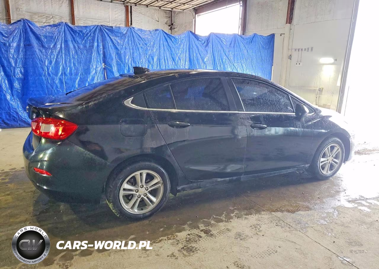 2017 Chevrolet Cruze VIN:1G1BE5SM7H7106030 - 3