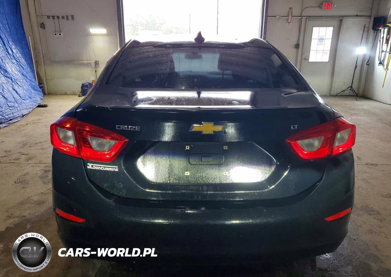 2017 Chevrolet Cruze VIN:1G1BE5SM7H7106030 - 6