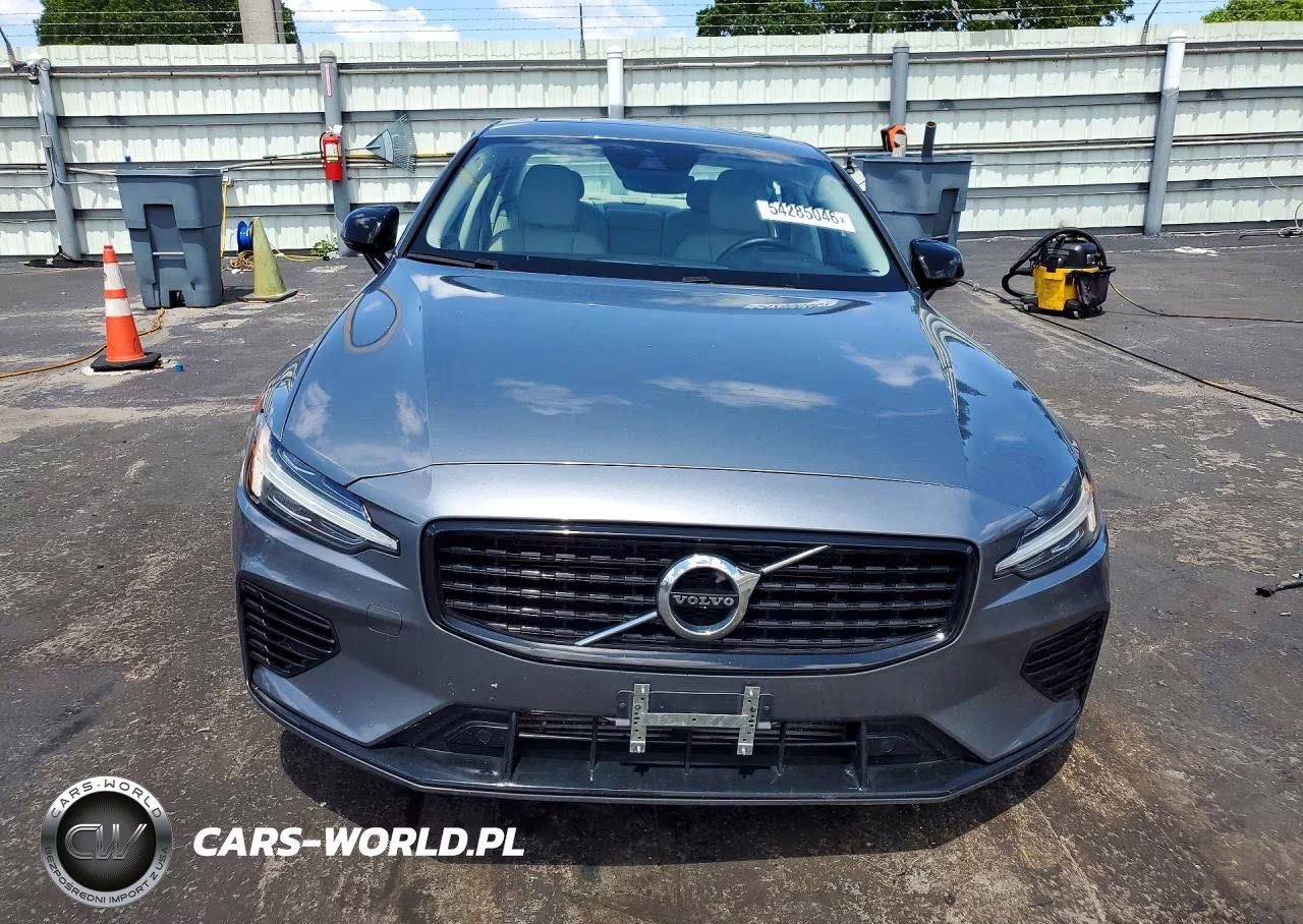 2021 Volvo S60 T8 Recharge R-Design VIN:7JRBR0FZ3MG122743 - 5