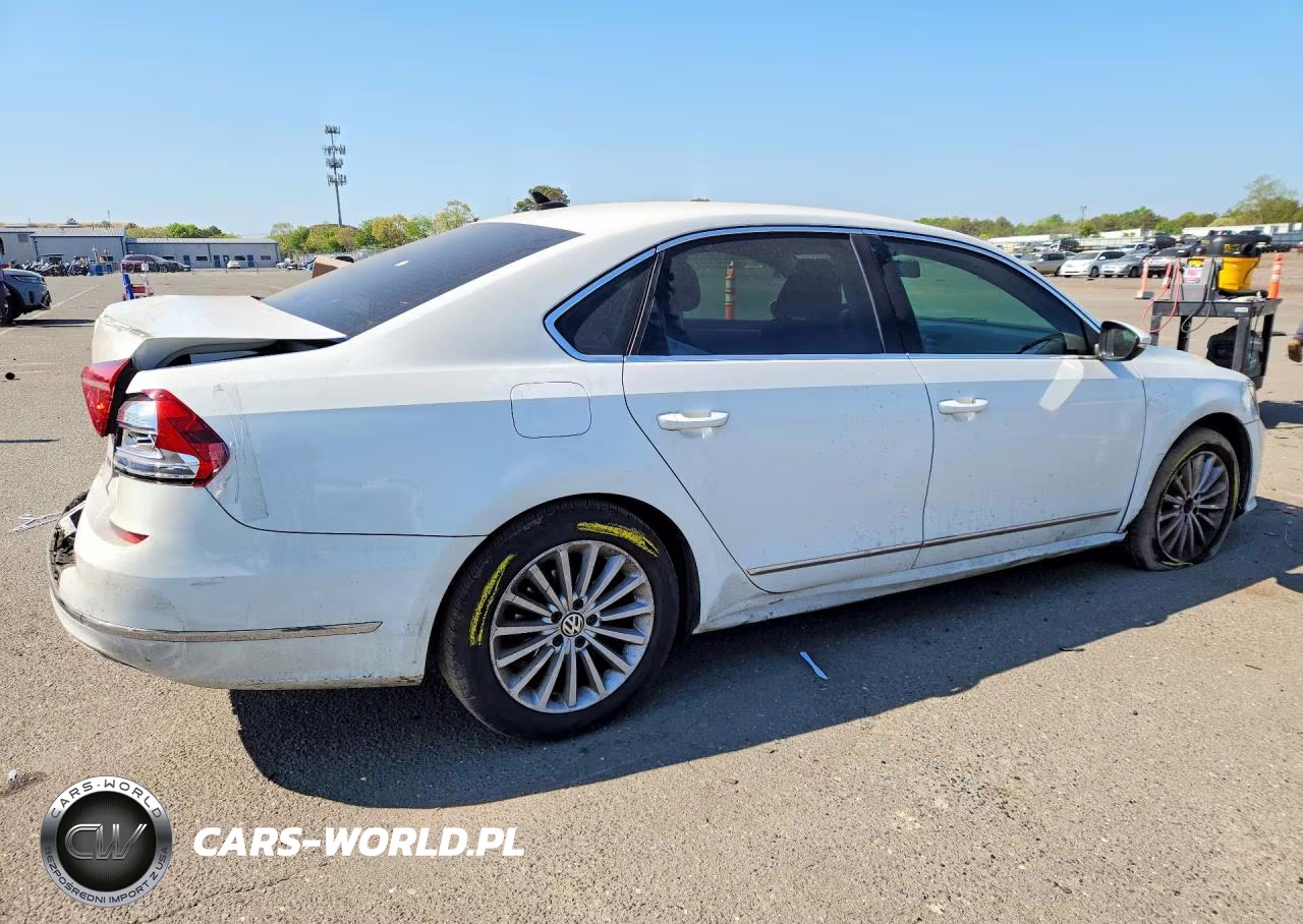 2016 Volkswagen Passat Se VIN:1VWBS7A30GC016502 - 3