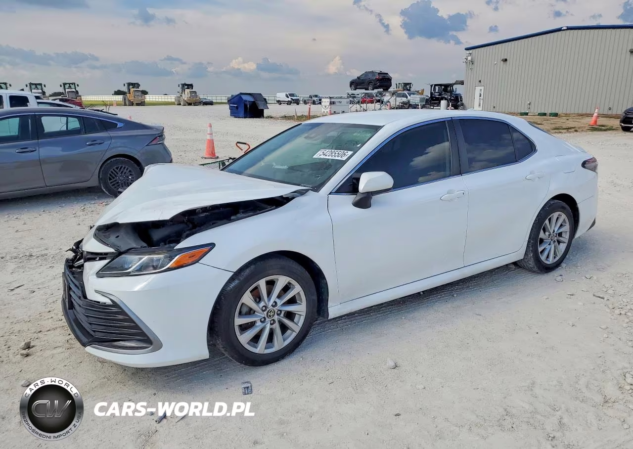 2021 Toyota Camry Le