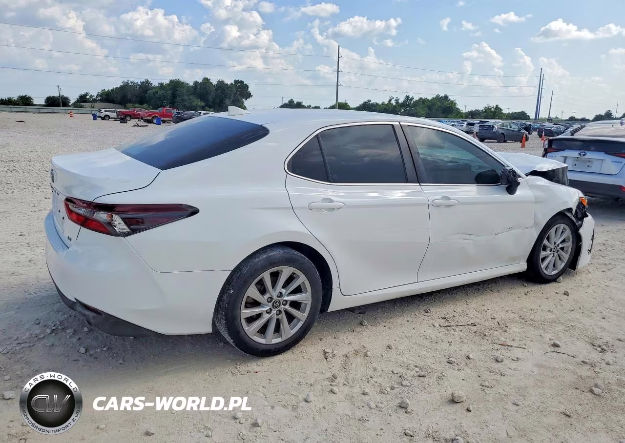 2021 Toyota Camry Le VIN:4T1C11AK9MU581511 - 3