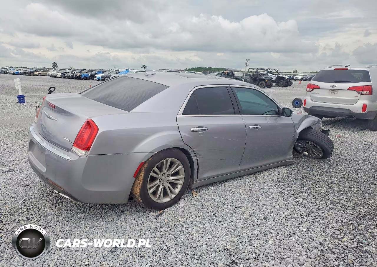 2016 Chrysler 300C VIN:2C3CCAEG2GH286993 - 3