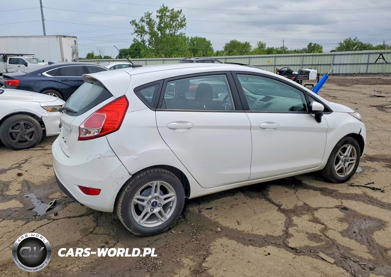 2018 Ford Fiesta Se VIN:3FADP4EJ2JM128220 - 3