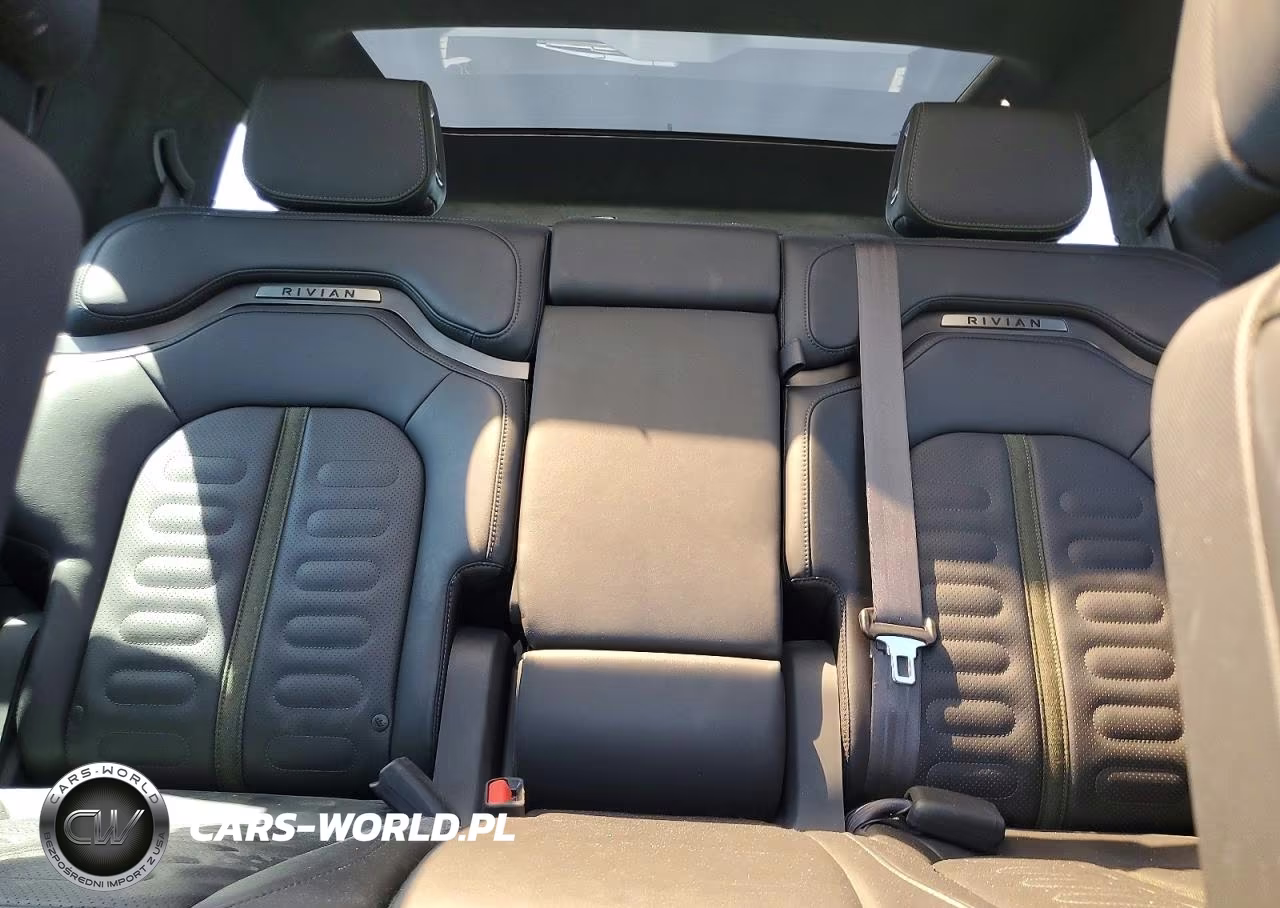 2022 Rivian R1S Launch Edition VIN:7PDSGABL1NN001954 - 10