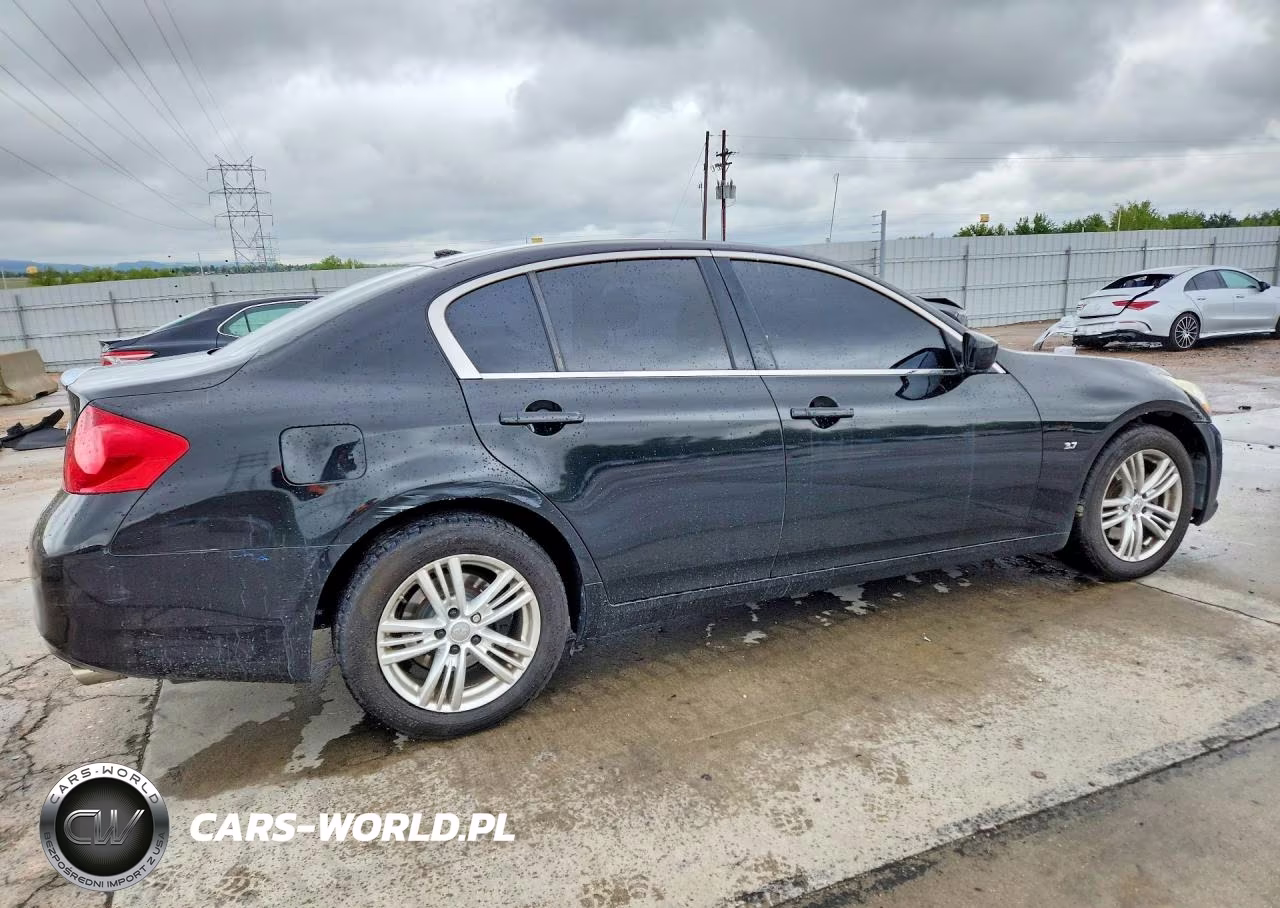 2015 Infiniti Q40 Base VIN:JN1CV6AR8FM650567 - 3