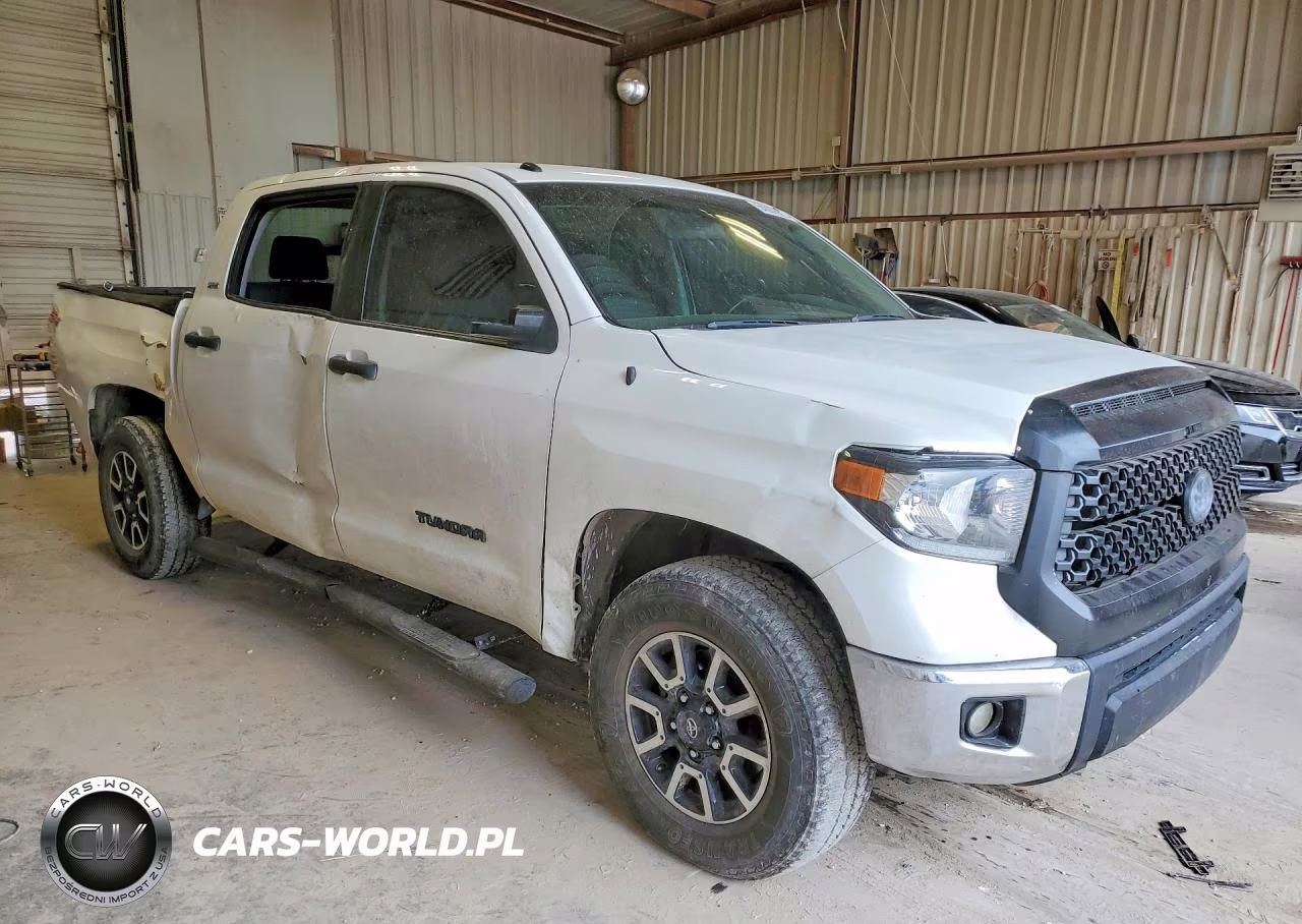 2018 Toyota Tundra Crewmax Sr5 VIN:5TFDM5F1XJX075848 - 4