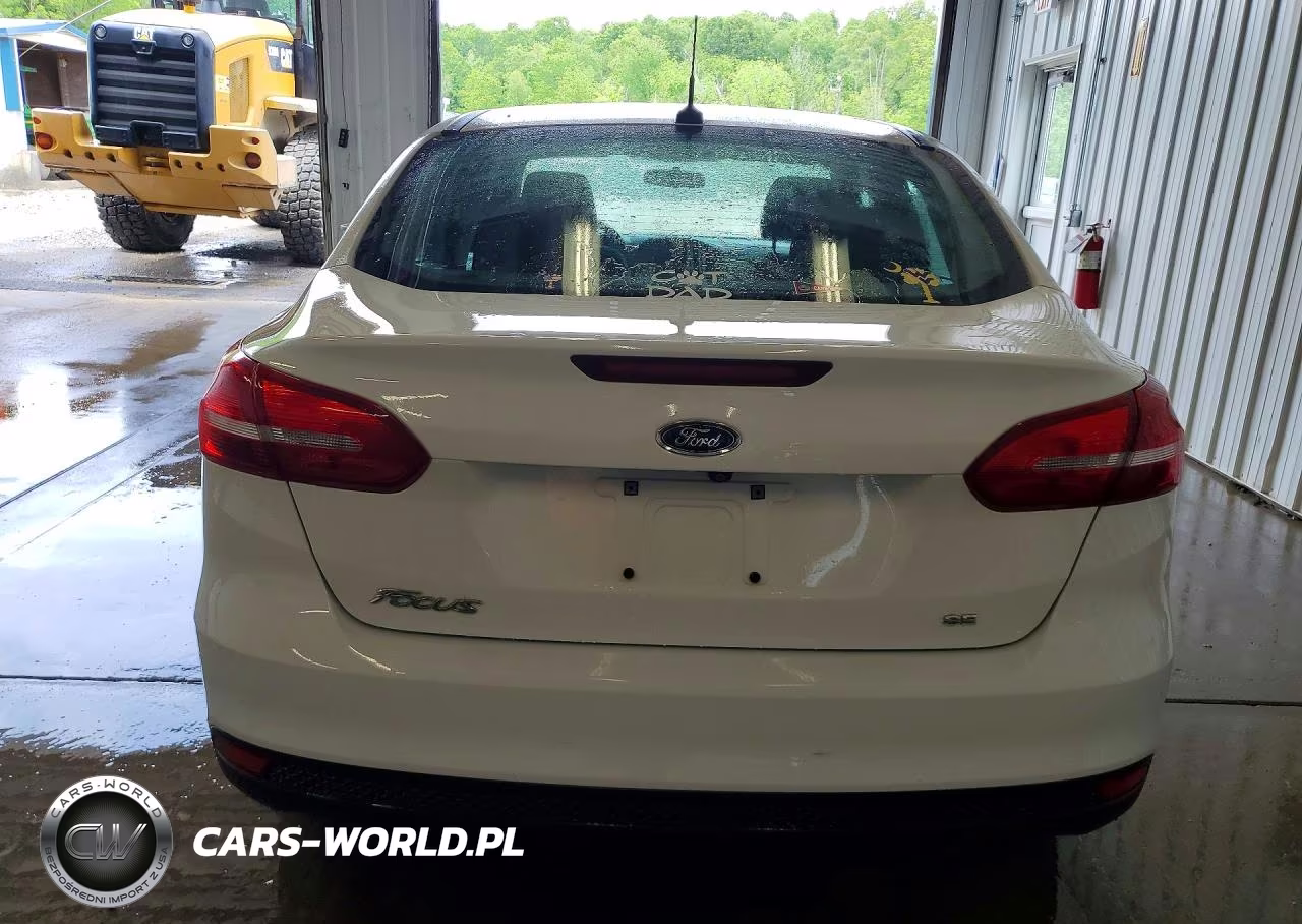 2018 Ford Focus Se VIN:1FADP3F23JL309846 - 6