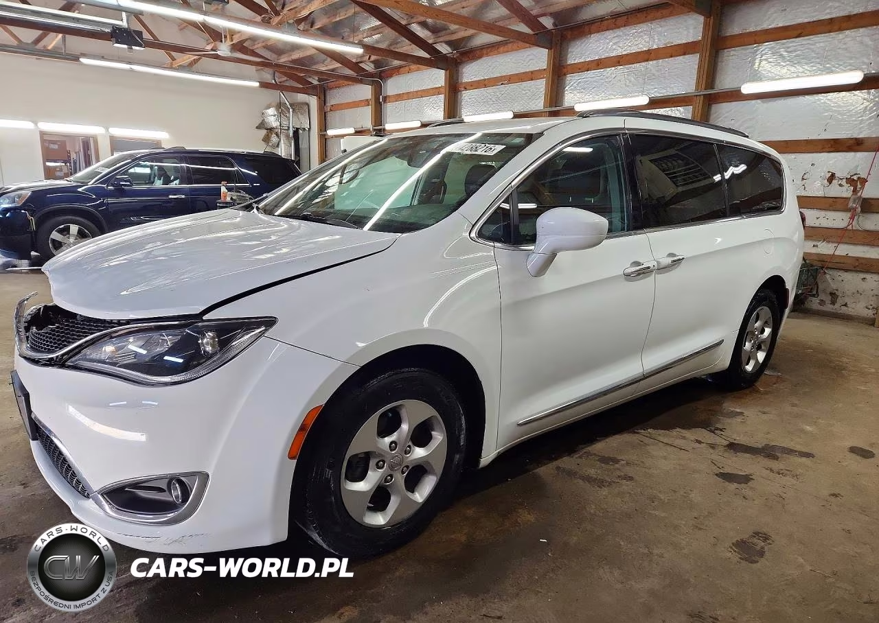 2017 Chrysler Pacifica Touring L Plus – zdjęcie 1 z 13
