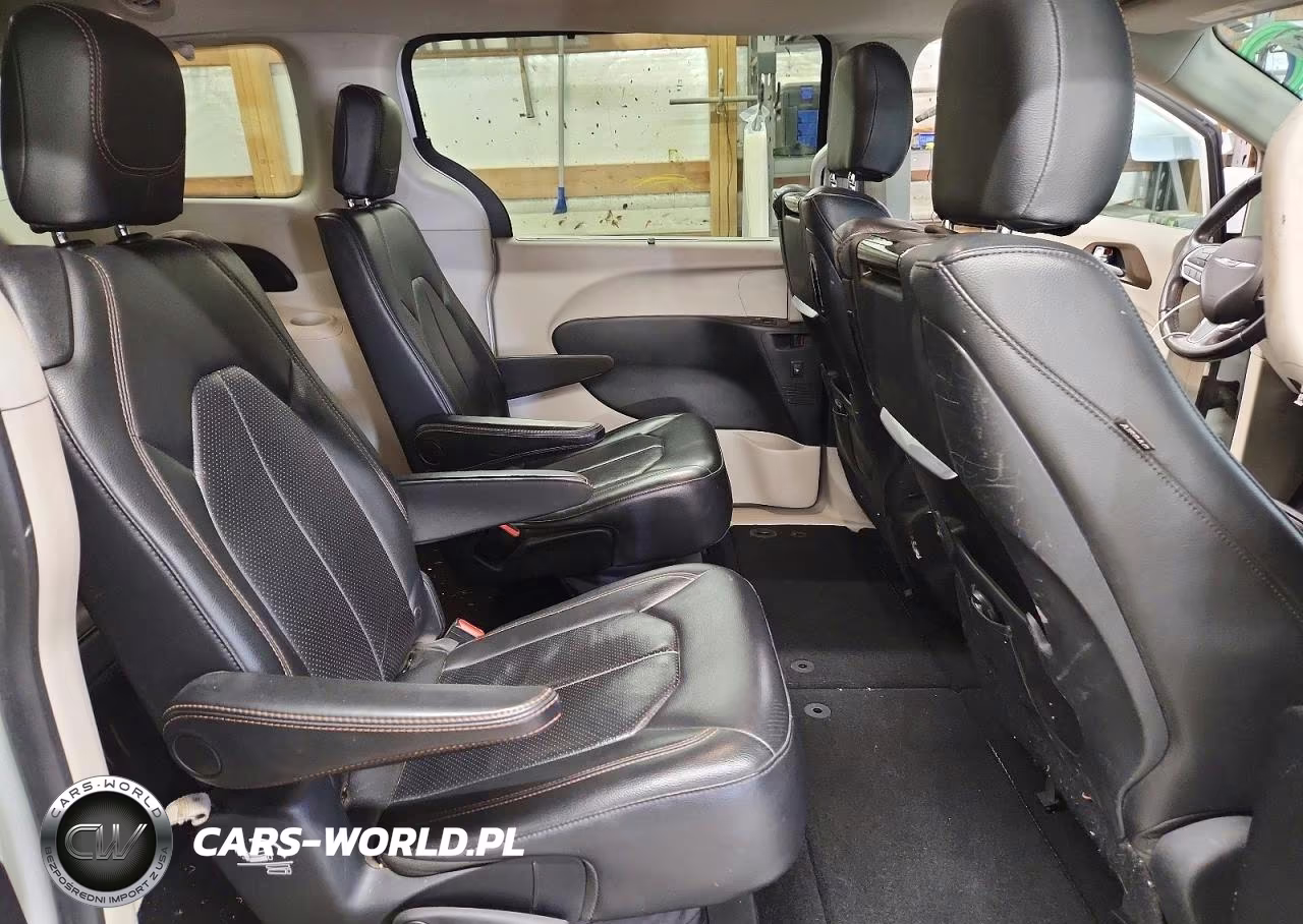 2017 Chrysler Pacifica Touring L Plus VIN:2C4RC1EG1HR644120 - 11