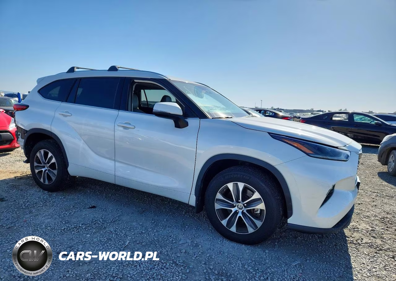 2021 Toyota Highlander Xle VIN:5TDHZRAHXMS528584 - 4