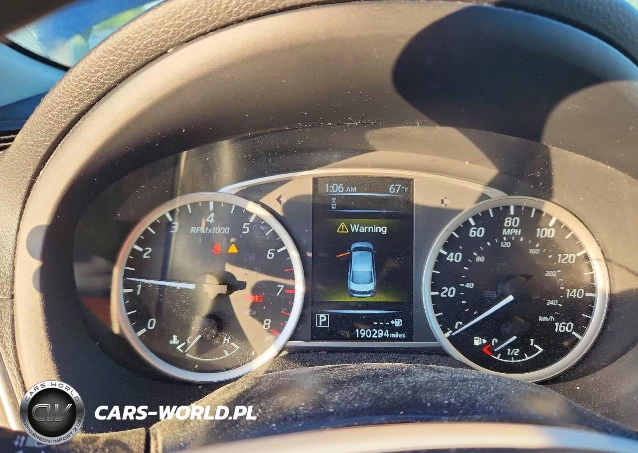 2018 Nissan Sentra S VIN:3N1AB7AP1JY270335 - 9