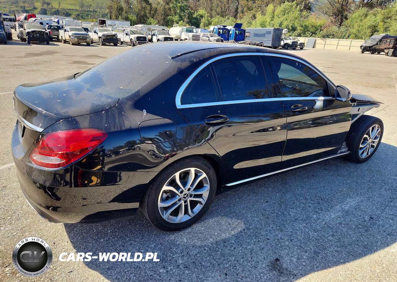 2017 Mercedes-Benz C 300 VIN:55SWF4JB6HU225034 - 3
