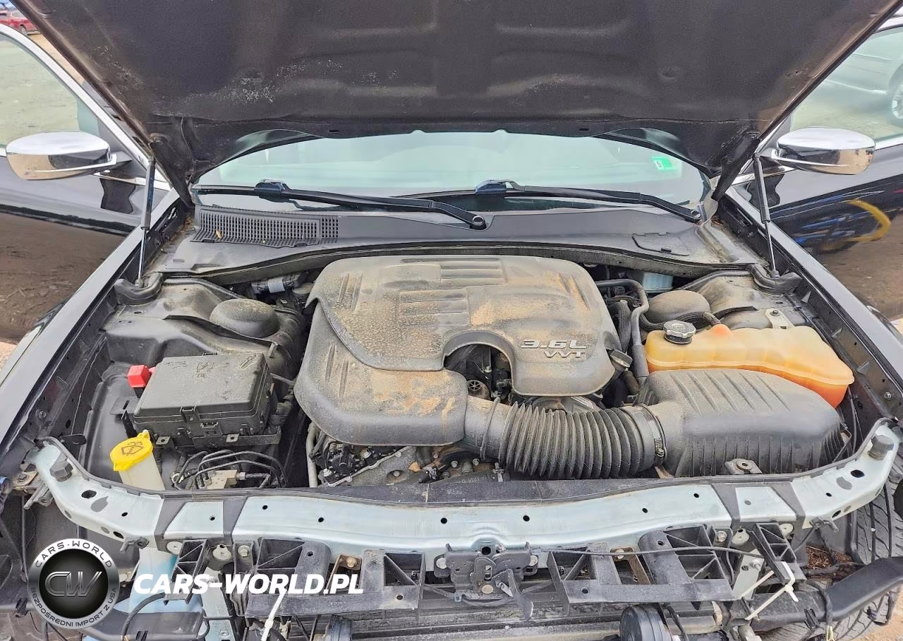 2019 Chrysler 300 Touring VIN:2C3CCAAG3KH601573 - 11