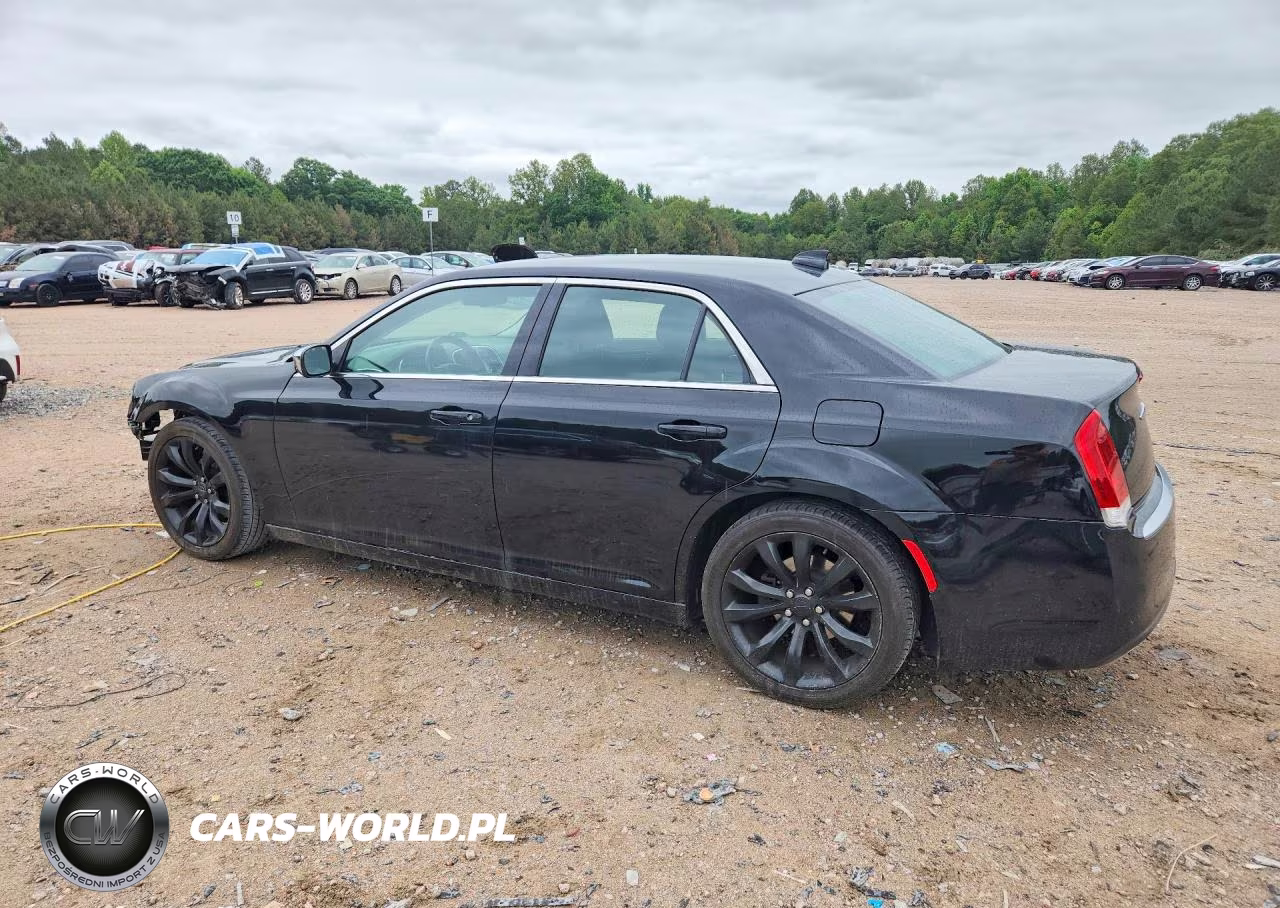2019 Chrysler 300 Touring VIN:2C3CCAAG3KH601573 - 2