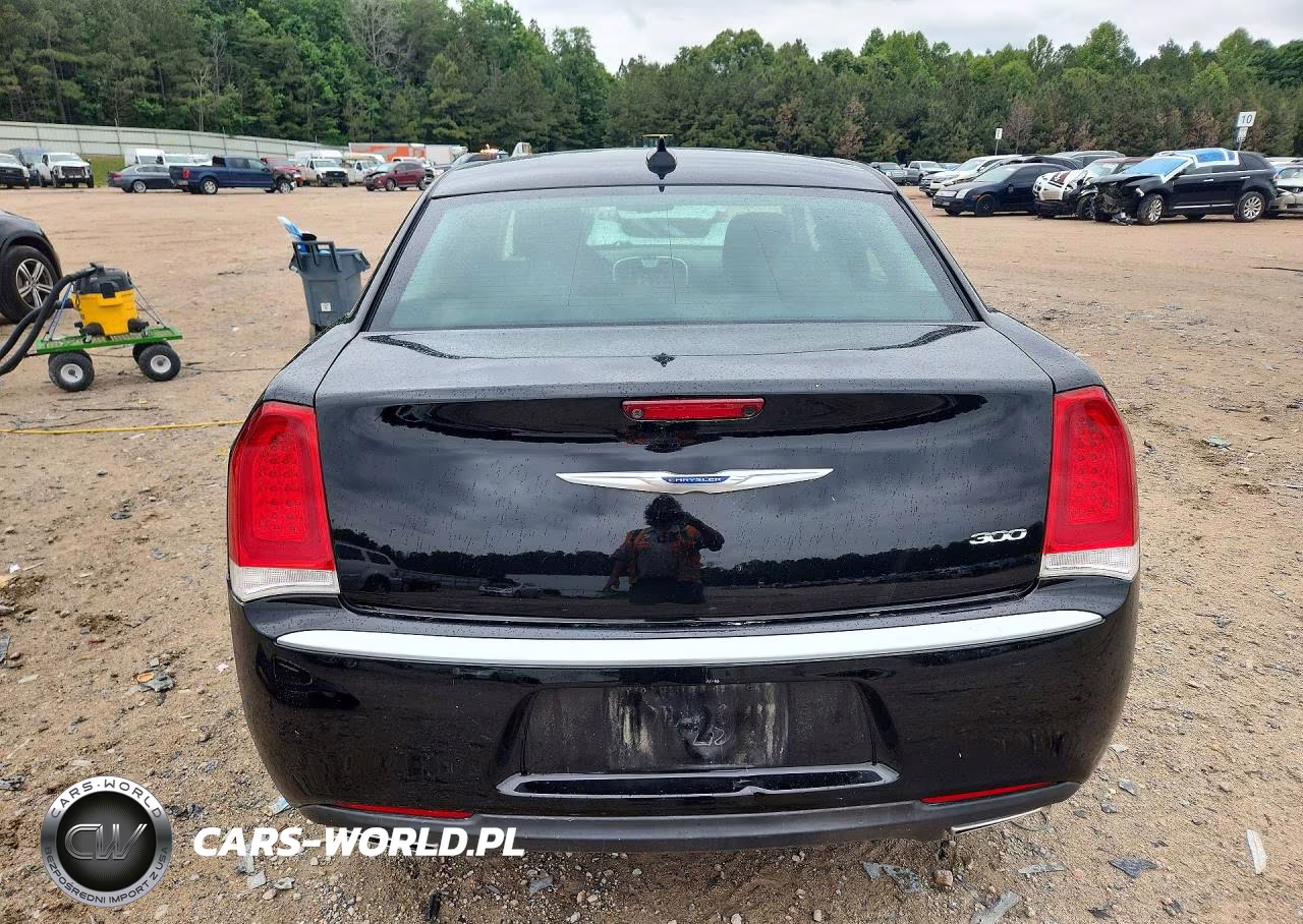 2019 Chrysler 300 Touring VIN:2C3CCAAG3KH601573 - 6