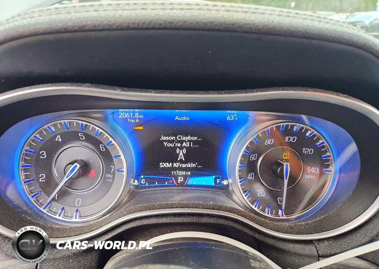 2019 Chrysler 300 Touring VIN:2C3CCAAG3KH601573 - 9