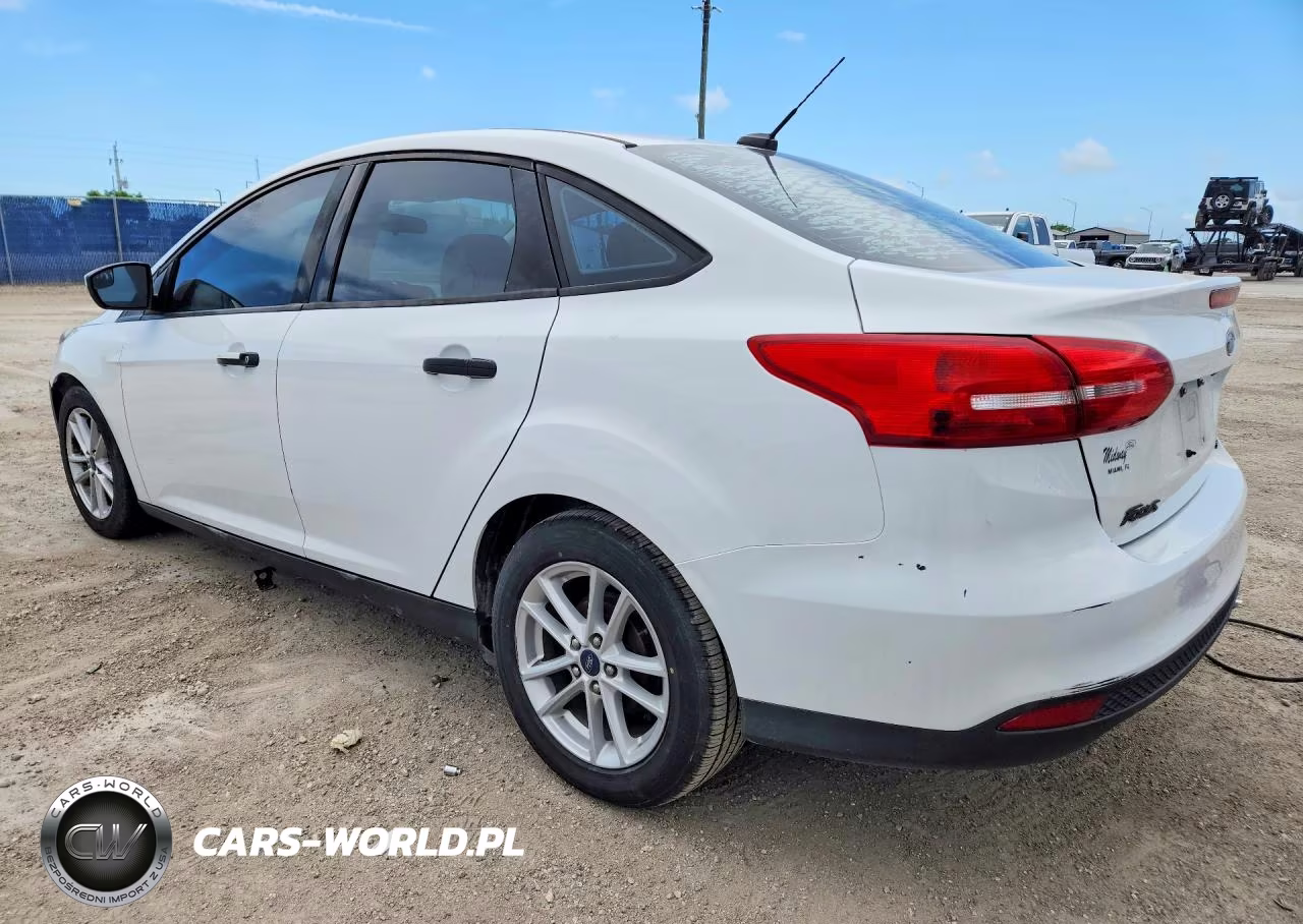 2017 Ford Focus Se VIN:1FADP3F20HL275049 - 2