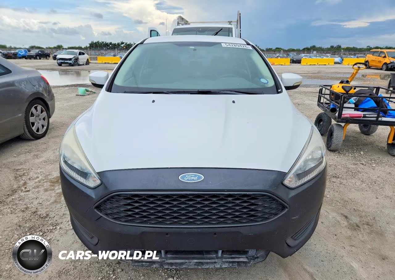 2017 Ford Focus Se VIN:1FADP3F20HL275049 - 5