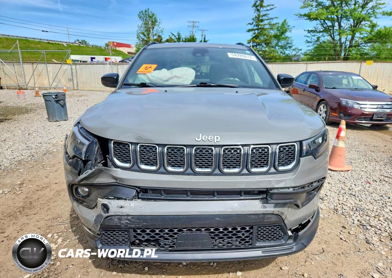 2024 Jeep Compass Latitude VIN:3C4NJDBN4RT583174 - 5