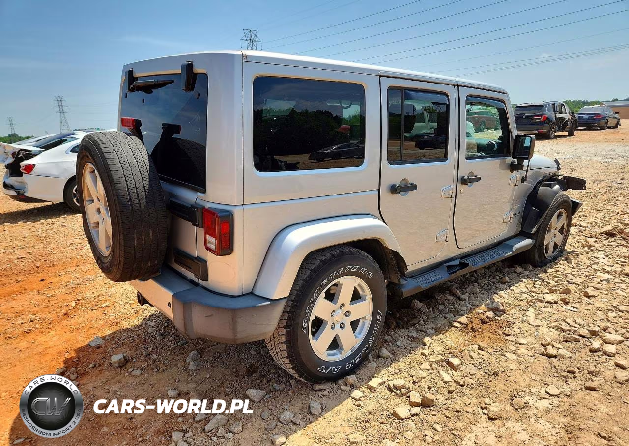 2012 Jeep Wrangler Unlimited Sahara VIN:1C4BJWEG2CL216546 - 3