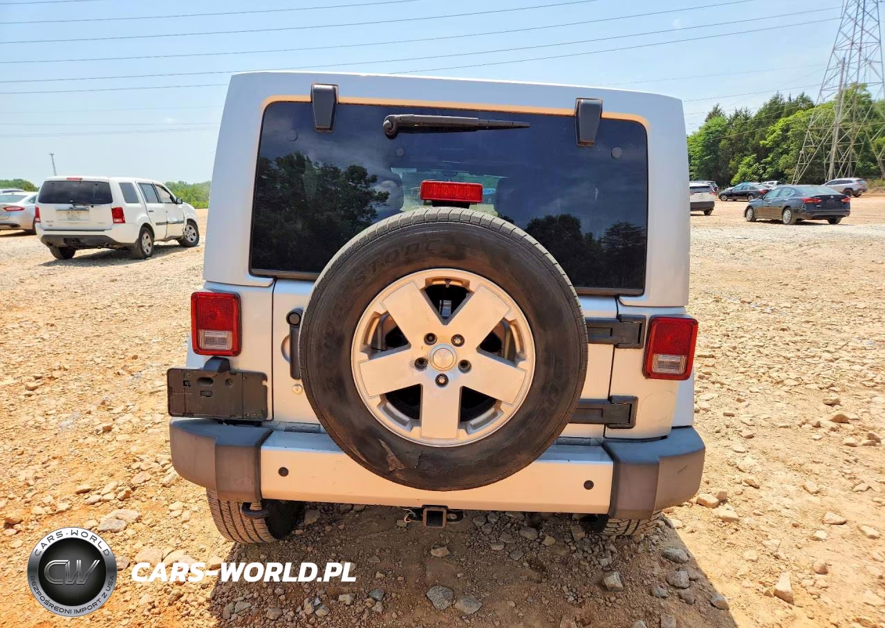 2012 Jeep Wrangler Unlimited Sahara VIN:1C4BJWEG2CL216546 - 6