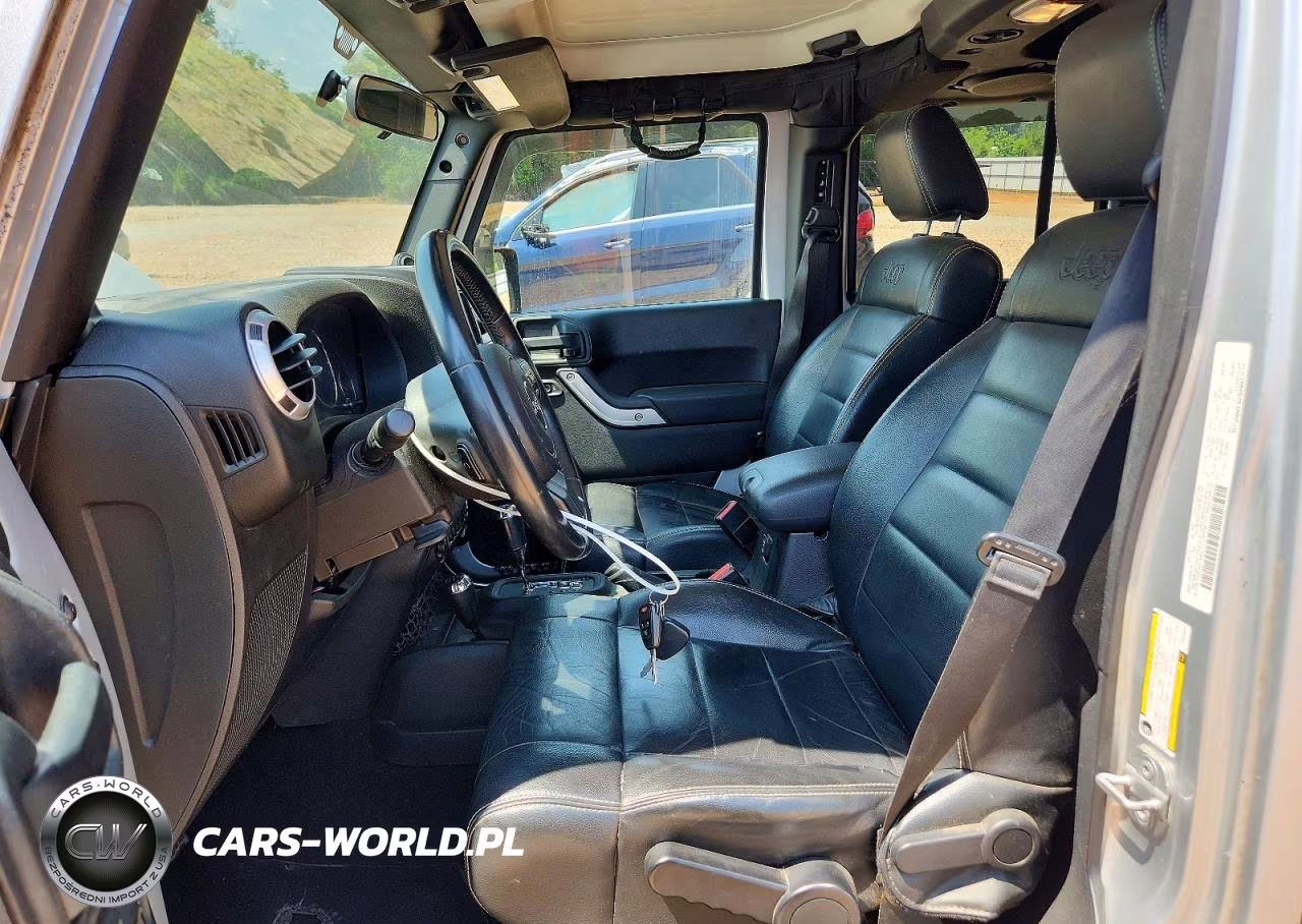 2012 Jeep Wrangler Unlimited Sahara VIN:1C4BJWEG2CL216546 - 7