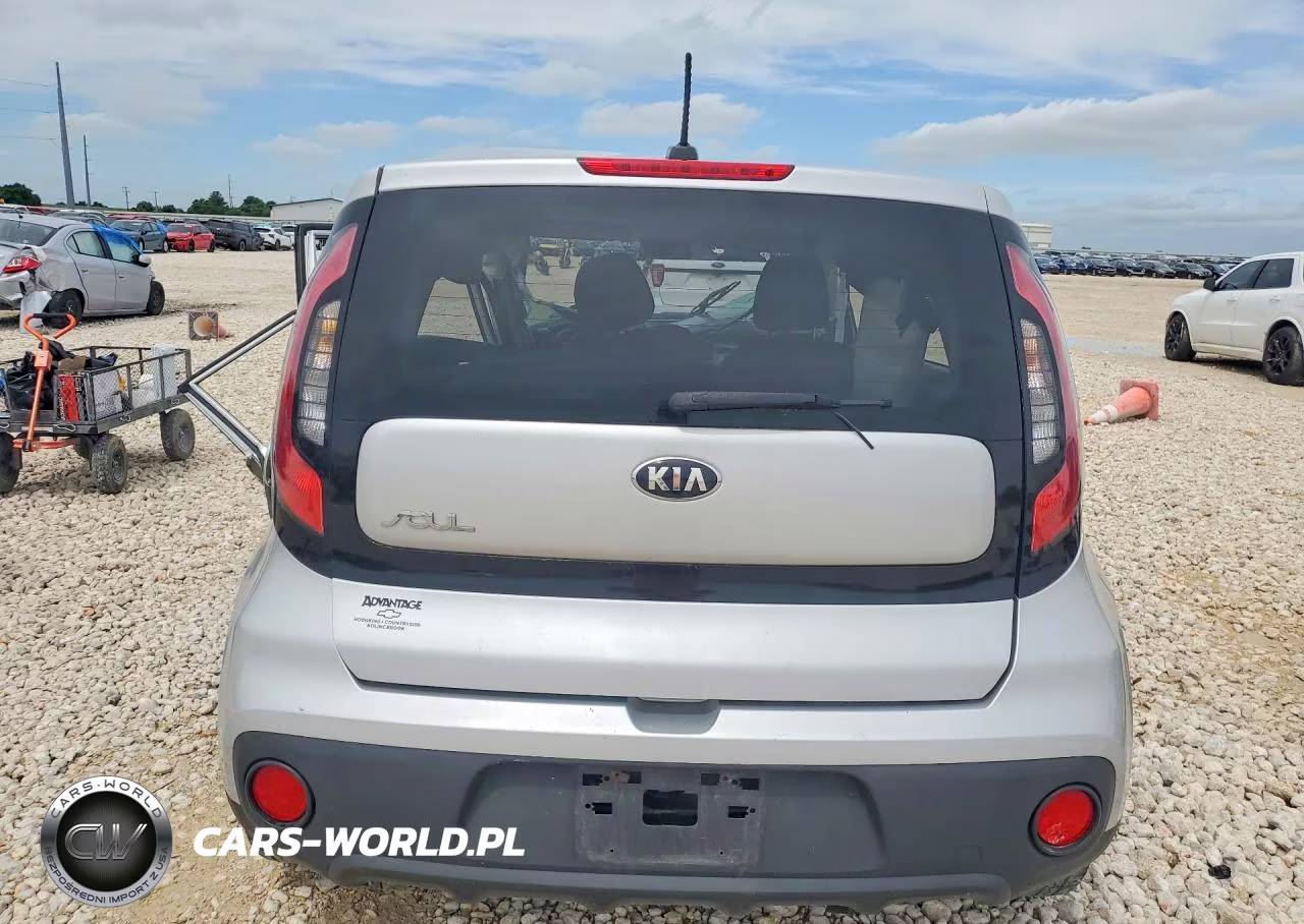 2018 Kia Soul Base VIN:KNDJN2A26J7545064 - 6
