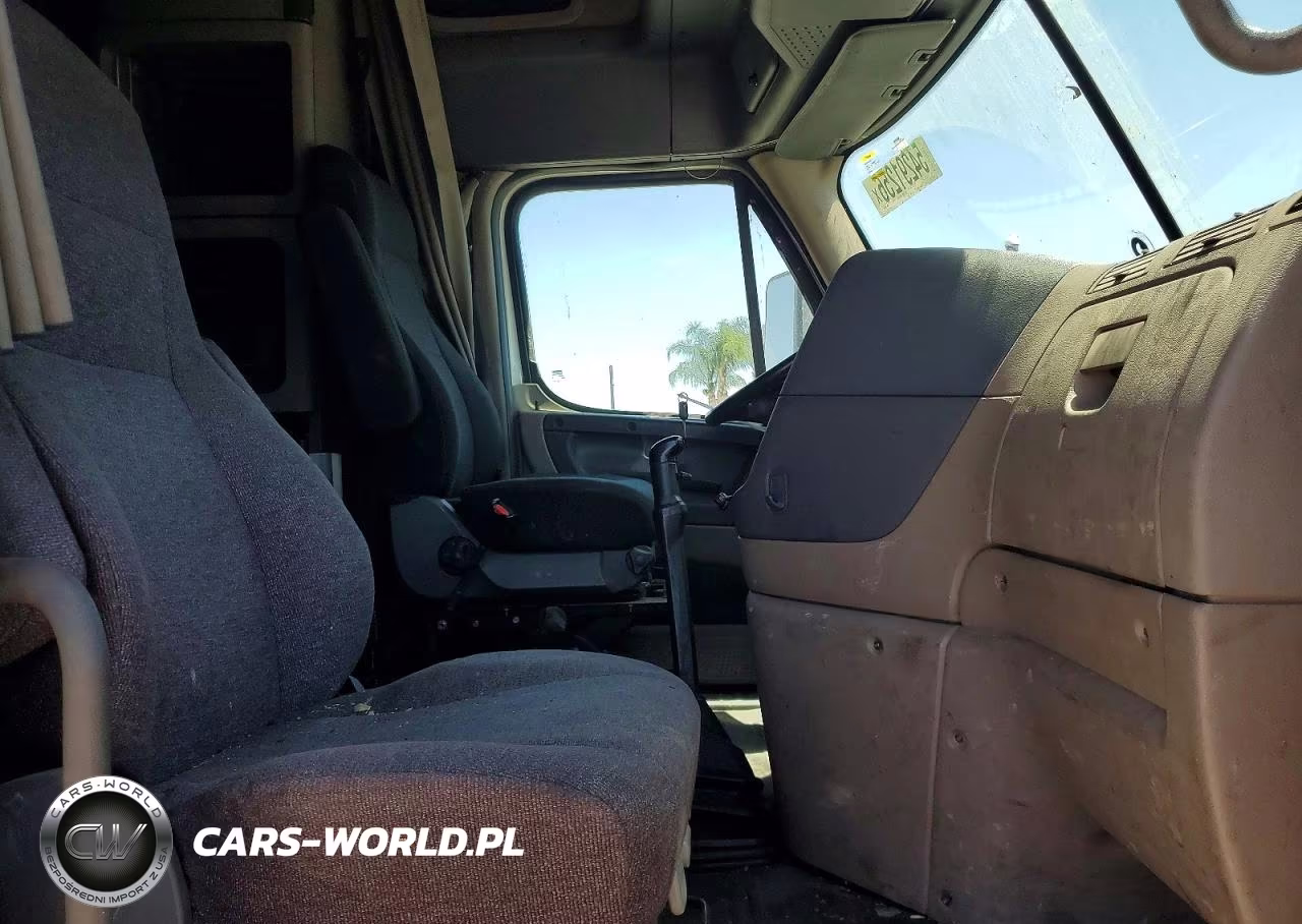 2010 Freightliner Cascadia VIN:1FUJGLDR9ASAP0401 - 5