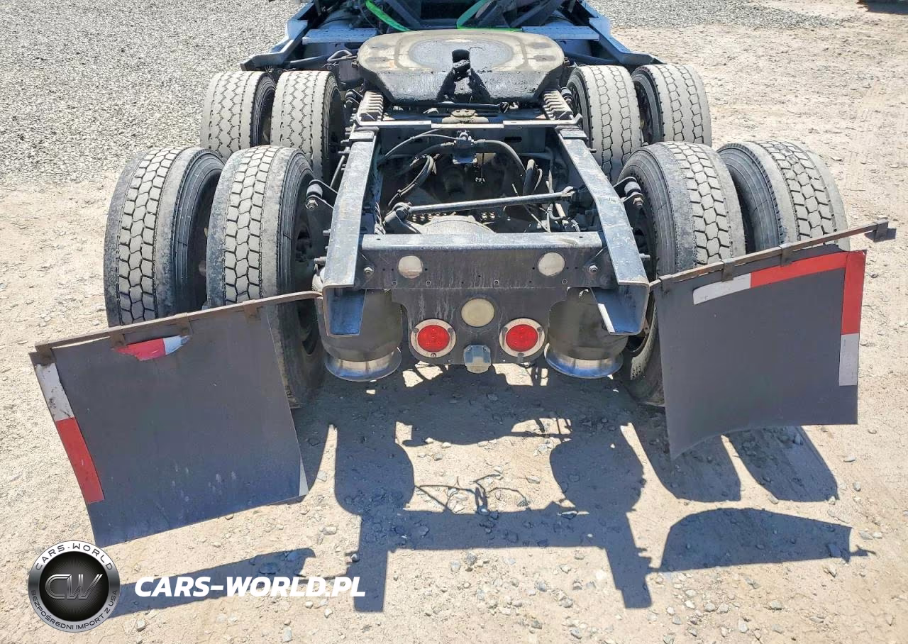 2010 Freightliner Cascadia VIN:1FUJGLDR9ASAP0401 - 9