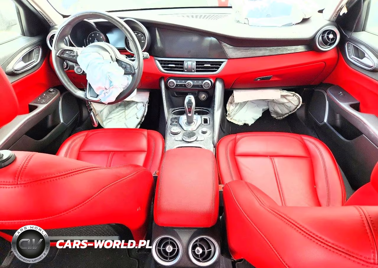 2021 Alfa Romeo Giulia Sport VIN:ZARFANAN0M7644910 - 8