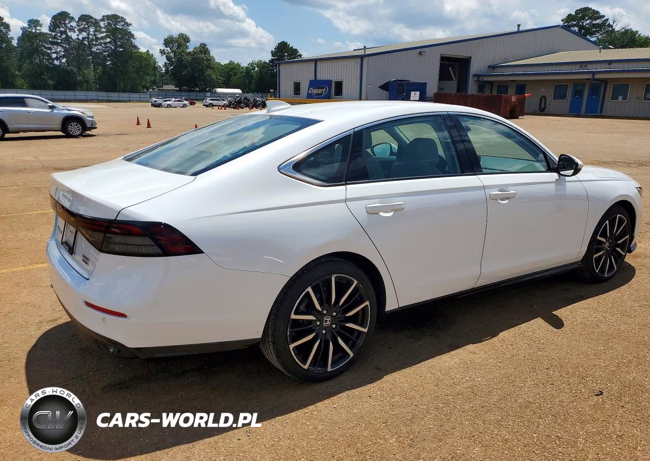 2023 Honda Accord VIN:1HGCY2F89PA053560 - 3