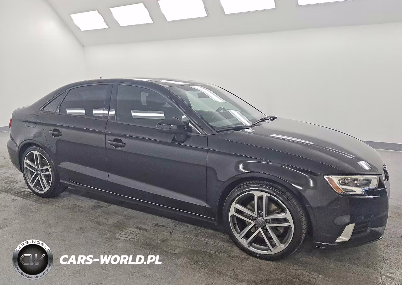 2018 Audi A3 Premium VIN:WAUAUGFF7J1042400 - 4