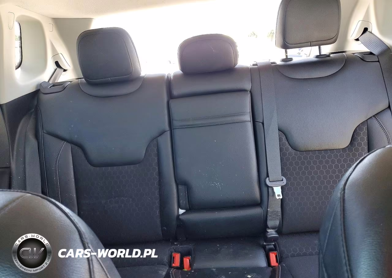 2018 Jeep Compass Latitude VIN:3C4NJCBB1JT495302 - 10