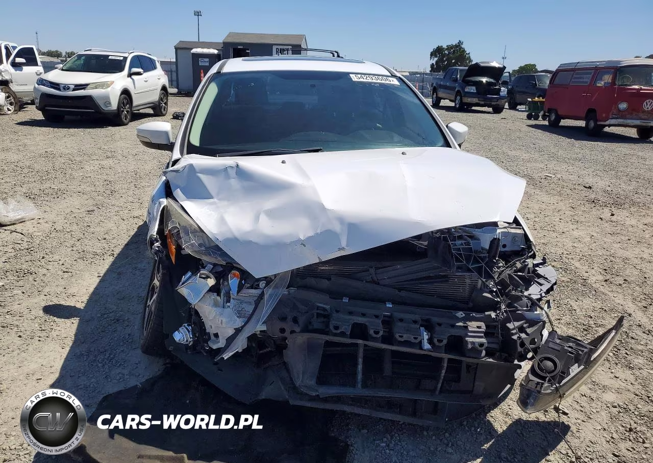 2018 Ford Focus Sel VIN:1FADP3H22JL217480 - 5