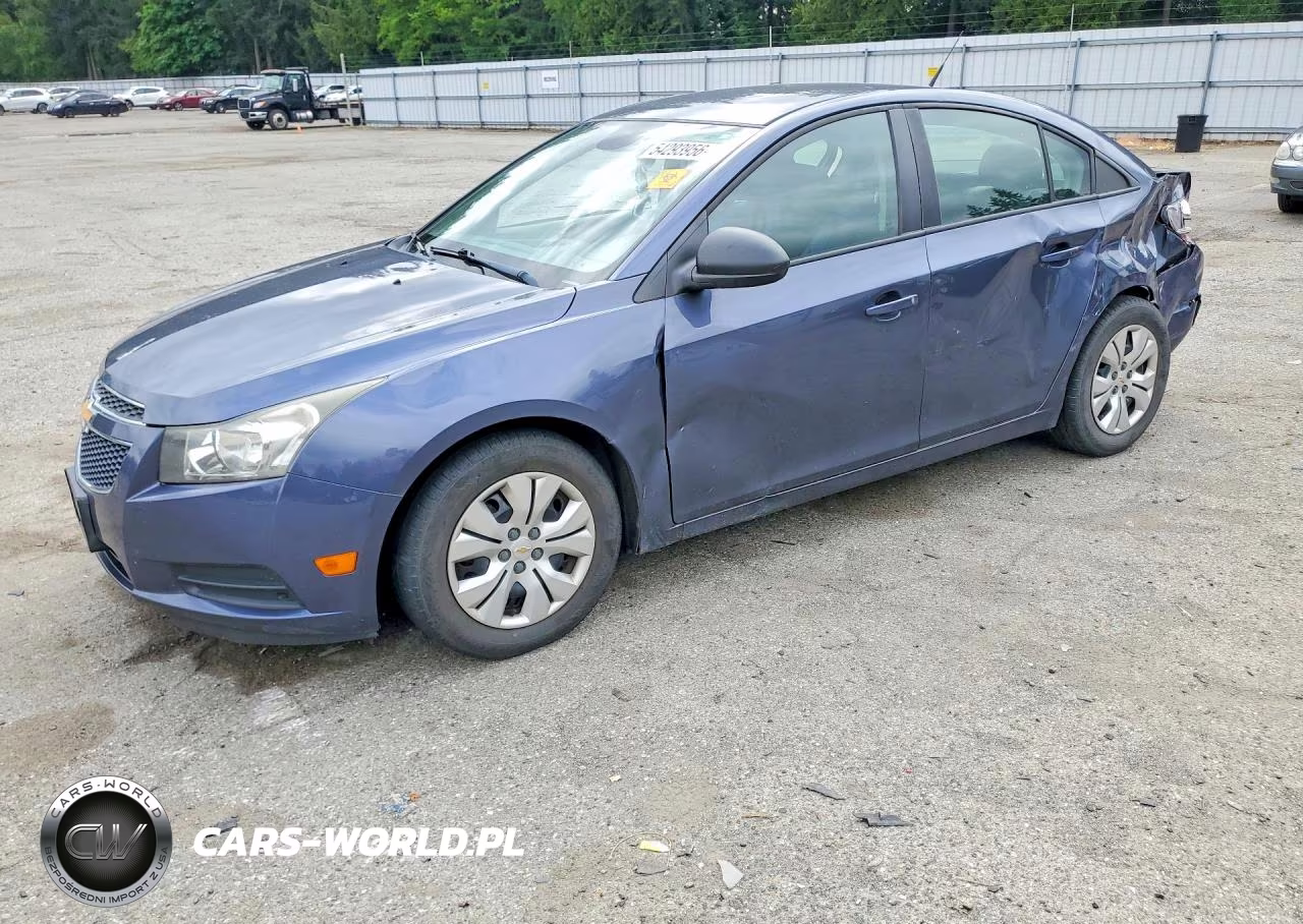 2013 Chevrolet Cruze 4D – zdjęcie 1 z 12