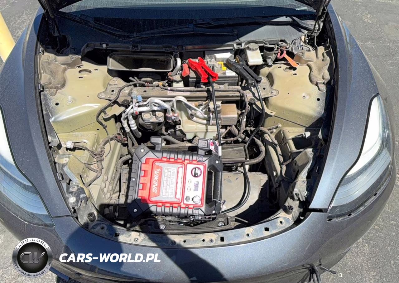 2018 Tesla Model 3 VIN:5YJ3E1EB6JF077201 - 7